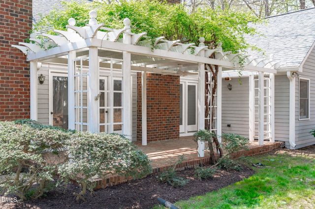 207 Larkwood Lane, Cary, NC 27518