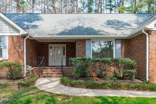 207 Larkwood Lane, Cary, NC 27518