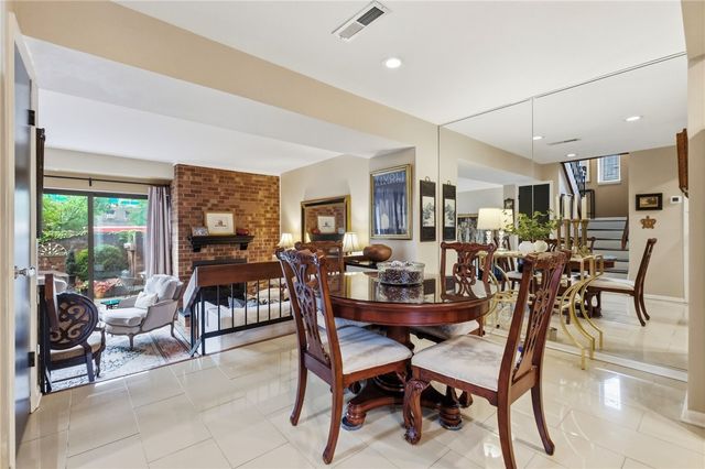 46 Foster Square, Central North Side, PA 15212
