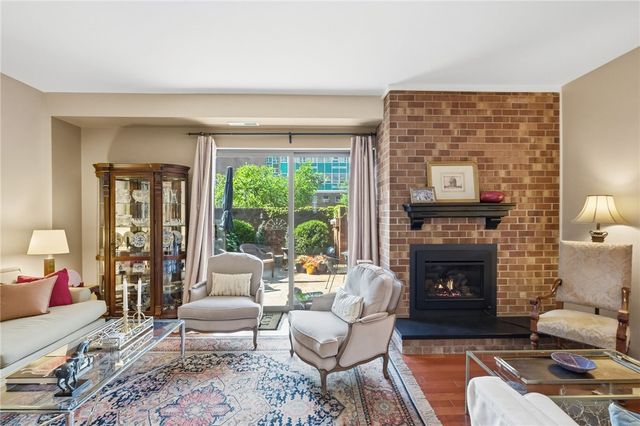 46 Foster Square, Central North Side, PA 15212