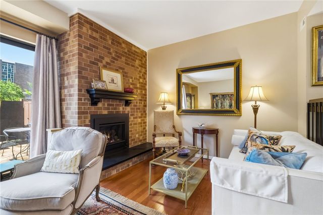 46 Foster Square, Central North Side, PA 15212