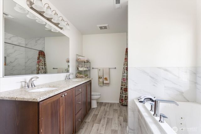 1012 Star Flower Road, Oak Harbor, WA 98277