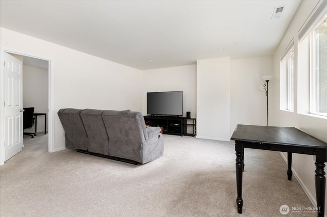 1012 Star Flower Road, Oak Harbor, WA 98277