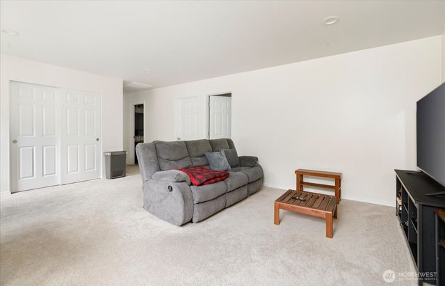 1012 Star Flower Road, Oak Harbor, WA 98277