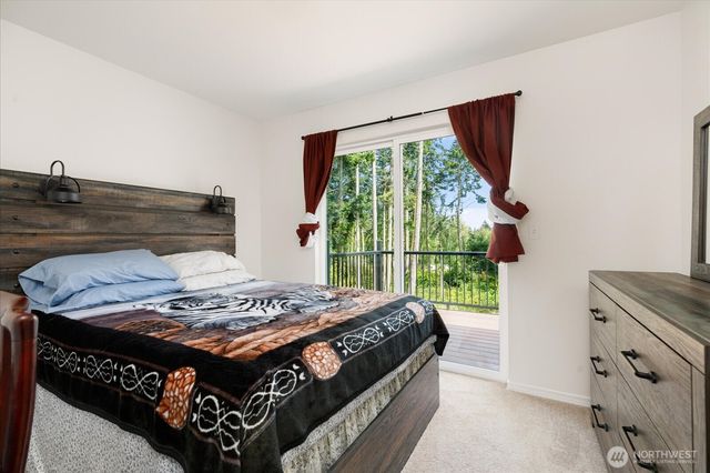 1012 Star Flower Road, Oak Harbor, WA 98277