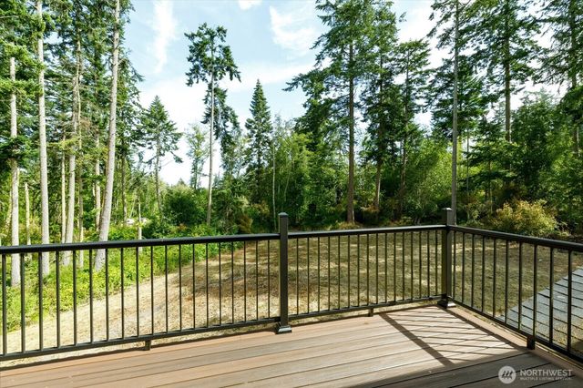 1012 Star Flower Road, Oak Harbor, WA 98277