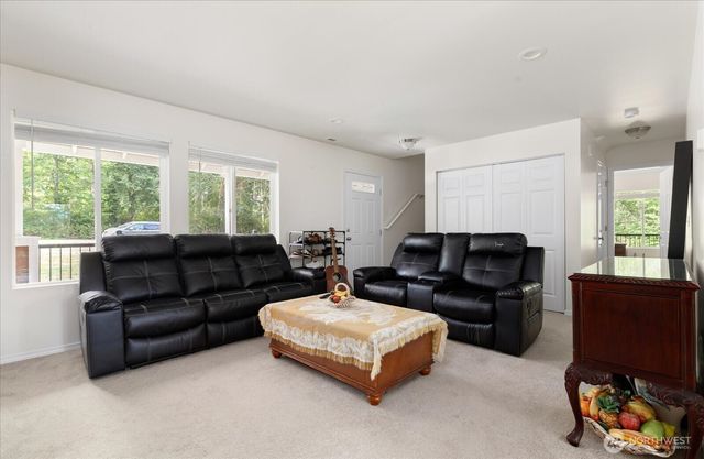 1012 Star Flower Road, Oak Harbor, WA 98277