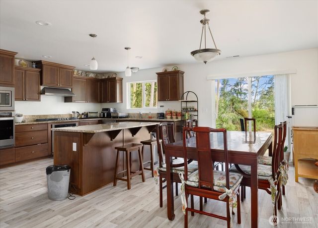 1012 Star Flower Road, Oak Harbor, WA 98277