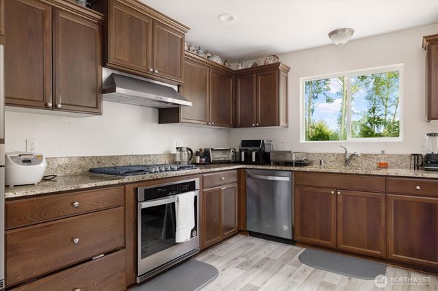 1012 Star Flower Road, Oak Harbor, WA 98277