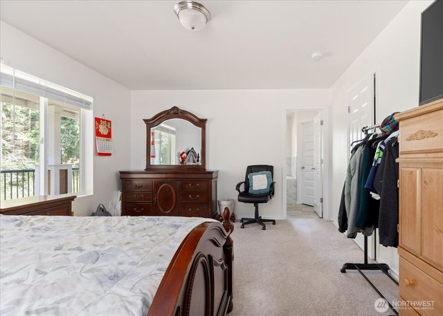 1012 Star Flower Road, Oak Harbor, WA 98277