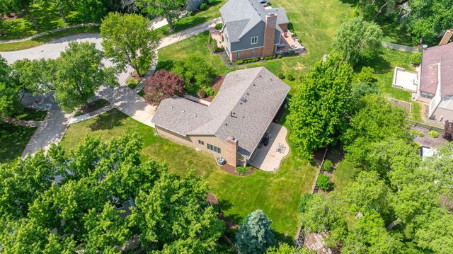 674 Honeysuckle Drive, Naperville, IL 60540