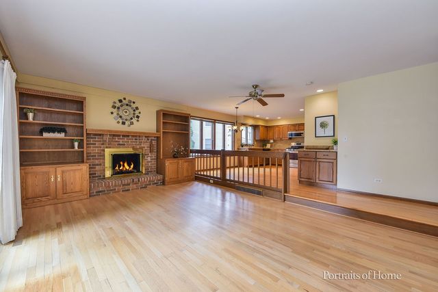 674 Honeysuckle Drive, Naperville, IL 60540
