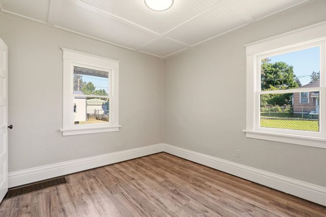 4811 N WALNUT St, Spokane, WA 99205
