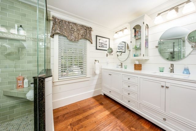 80 Holder Ln, Barnstable, MA 02668