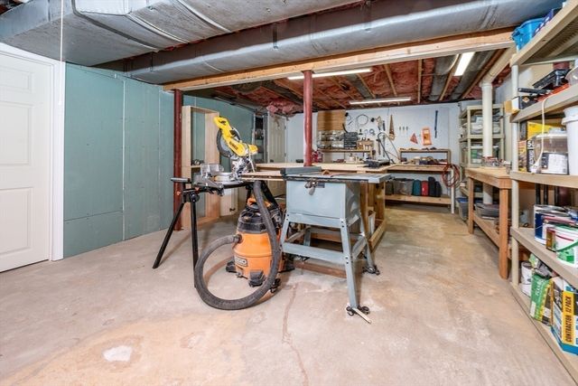 80 Holder Ln, Barnstable, MA 02668