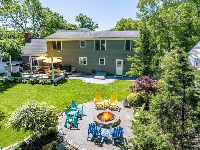 80 Holder Ln, Barnstable, MA 02668