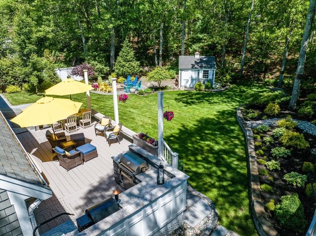 80 Holder Ln, Barnstable, MA 02668