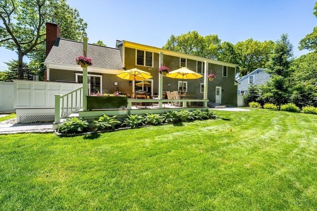 80 Holder Ln, Barnstable, MA 02668