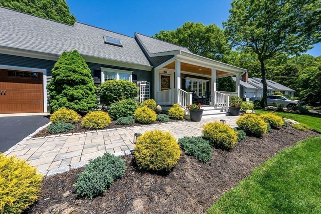 80 Holder Ln, Barnstable, MA 02668