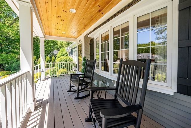 80 Holder Ln, Barnstable, MA 02668