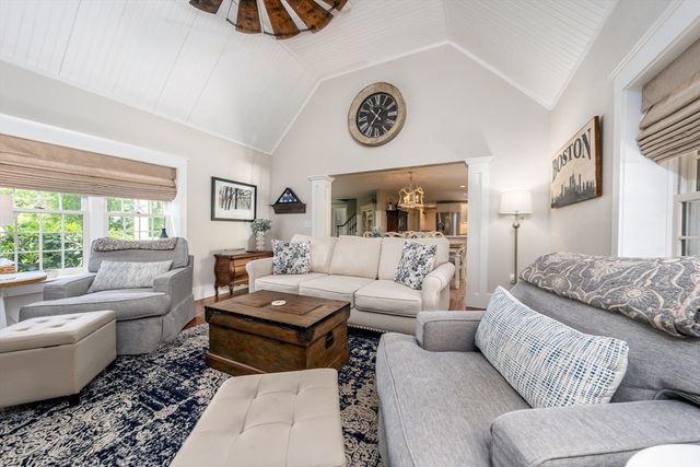 80 Holder Ln, Barnstable, MA 02668