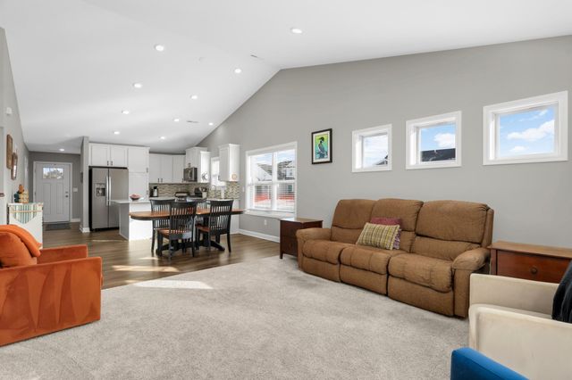 7010 Guilford Lane, Rockford, MN 55373