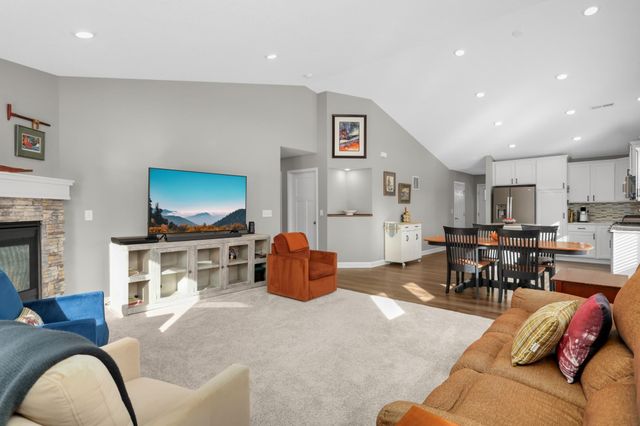 7010 Guilford Lane, Rockford, MN 55373