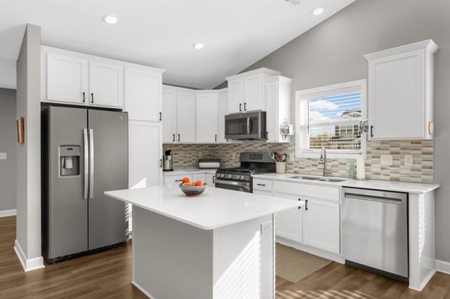 7010 Guilford Lane, Rockford, MN 55373