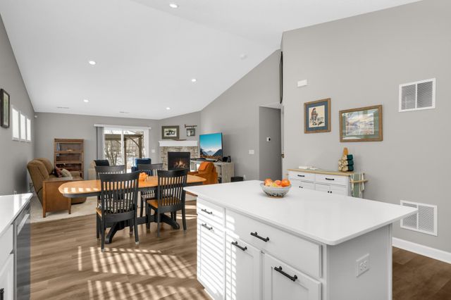 7010 Guilford Lane, Rockford, MN 55373