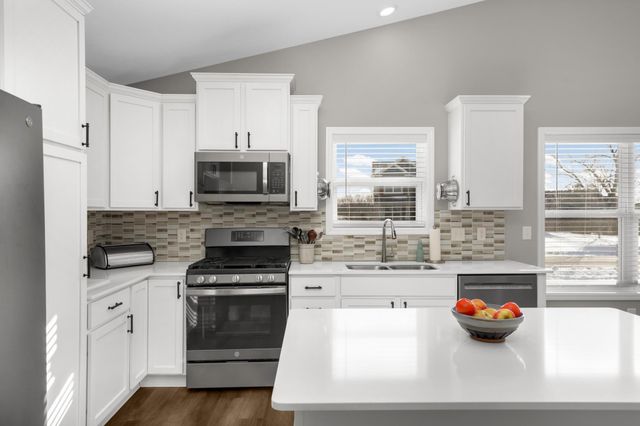 7010 Guilford Lane, Rockford, MN 55373