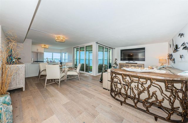 5633 PUERTA DEL SOL BOULEVARD S 103, St Petersburg, FL 33715