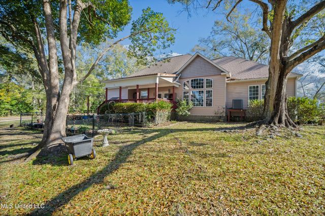 3219 Choctaw Avenue, Moss Point, MS 39563