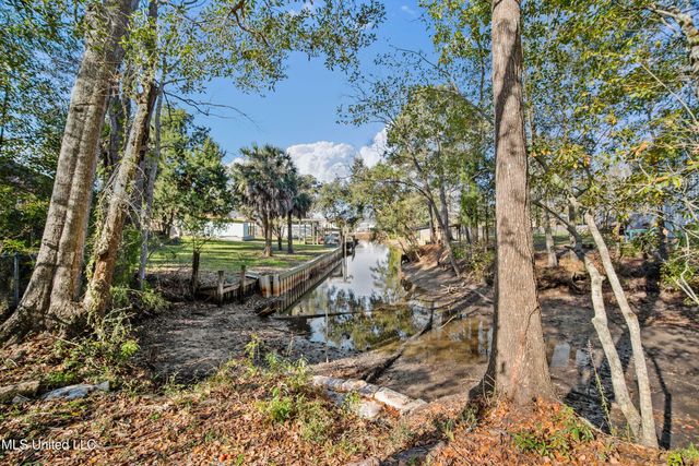 3219 Choctaw Avenue, Moss Point, MS 39563
