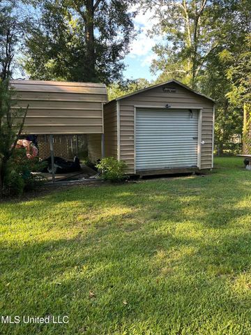3219 Choctaw Avenue, Moss Point, MS 39563
