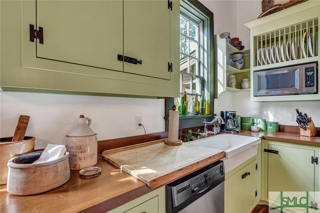 590 Dogwood Way, Richmond Hill, GA 31324