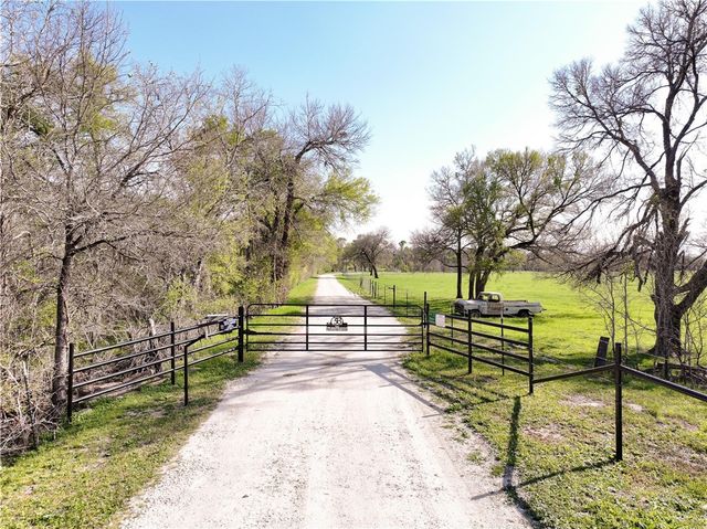 11581 County Road 419, Navasota, TX 77868