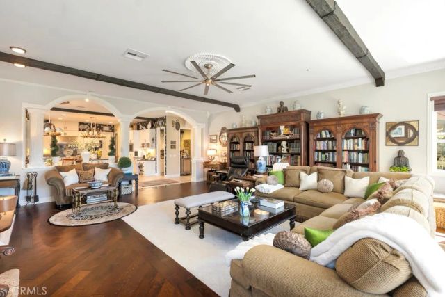 7040 Hogan Street, Moorpark, CA 93021
