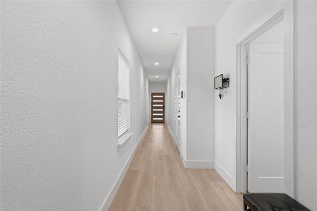 404 N Moore Street, Dallas, TX 75203
