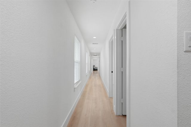 404 N Moore Street, Dallas, TX 75203