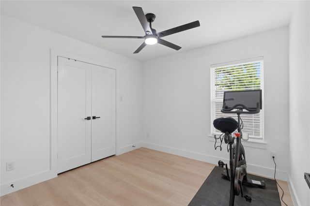 404 N Moore Street, Dallas, TX 75203