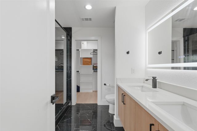 404 N Moore Street, Dallas, TX 75203