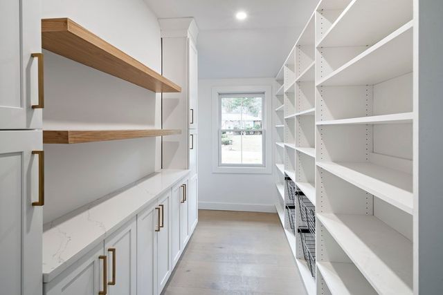 44 Sherburn Cir, Weston, MA 02493