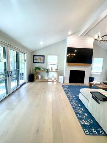 44 Sherburn Cir, Weston, MA 02493