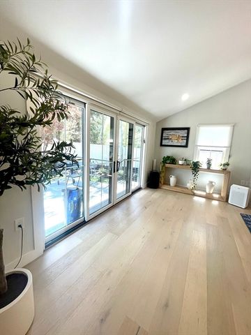 44 Sherburn Cir, Weston, MA 02493