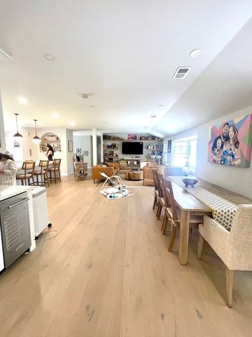 44 Sherburn Cir, Weston, MA 02493