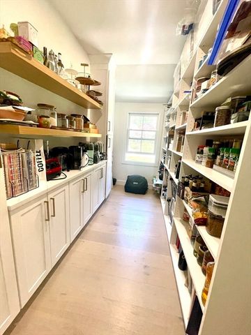 44 Sherburn Cir, Weston, MA 02493