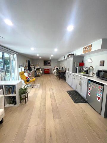44 Sherburn Cir, Weston, MA 02493