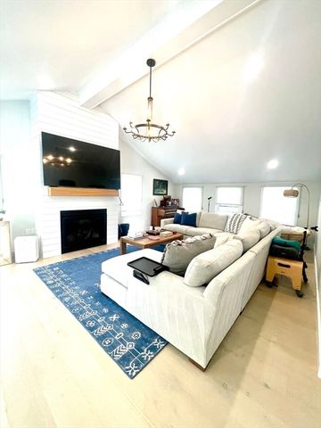 44 Sherburn Cir, Weston, MA 02493