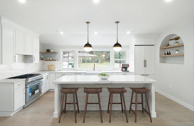 44 Sherburn Cir, Weston, MA 02493