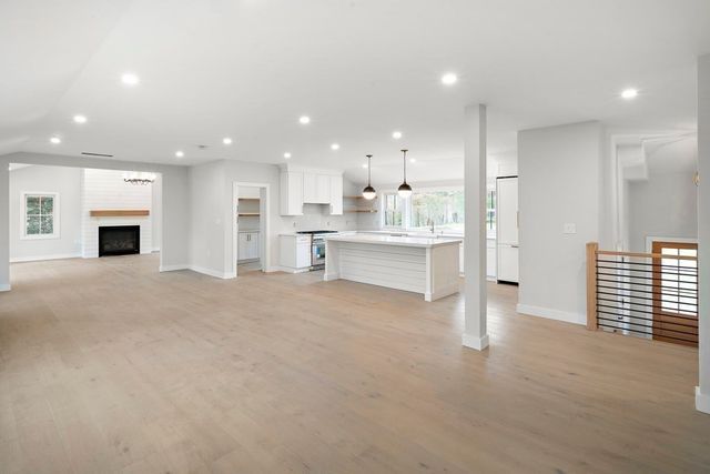 44 Sherburn Cir, Weston, MA 02493